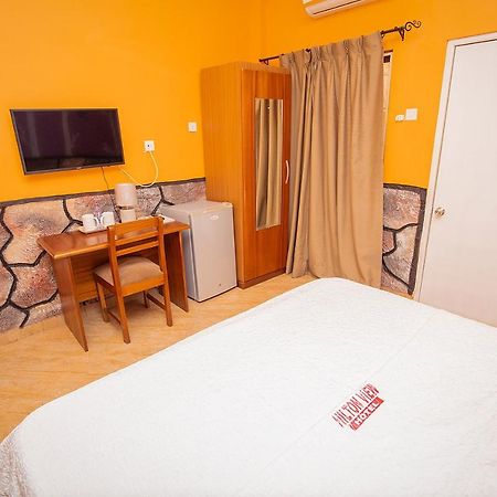 Hilton View Hotel Ogbodjo Екстер'єр фото