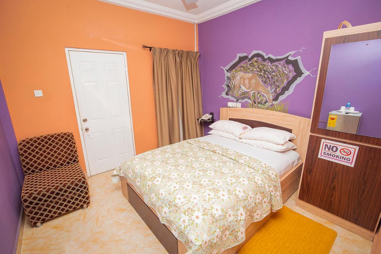 Hilton View Hotel Ogbodjo Екстер'єр фото