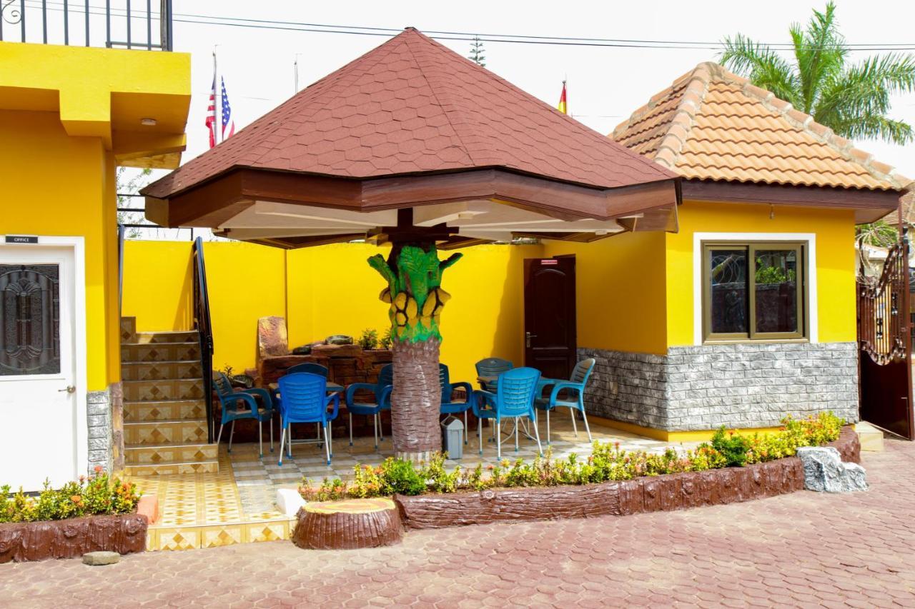 Hilton View Hotel Ogbodjo Екстер'єр фото