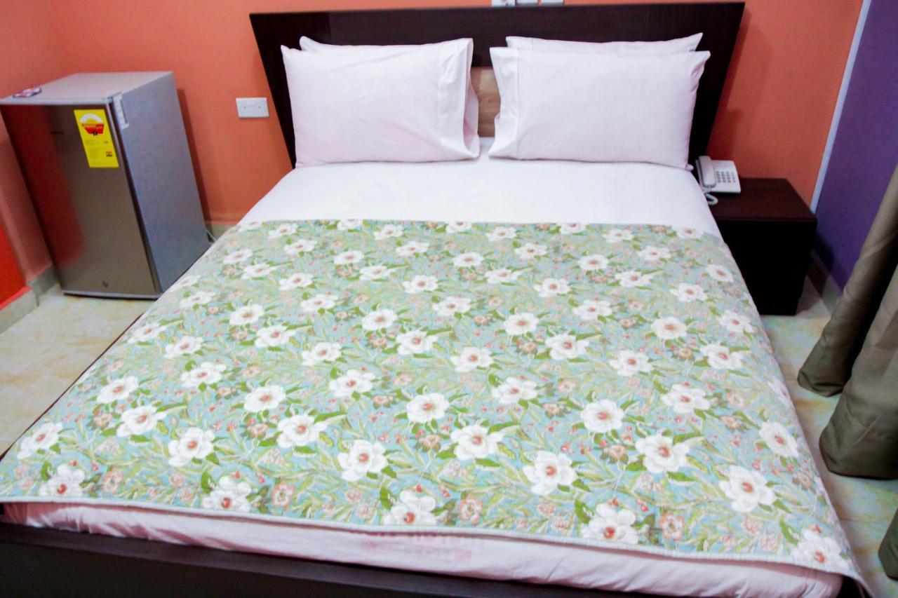 Hilton View Hotel Ogbodjo Екстер'єр фото